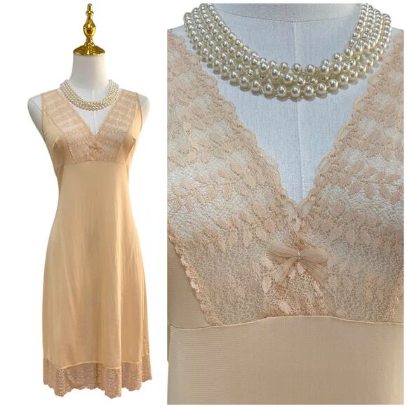 Vintage 60s Beige Nylon Leaf Lace Pointy Bust Wide Strap Full Slip Dress Size S - Picture 1 of 13